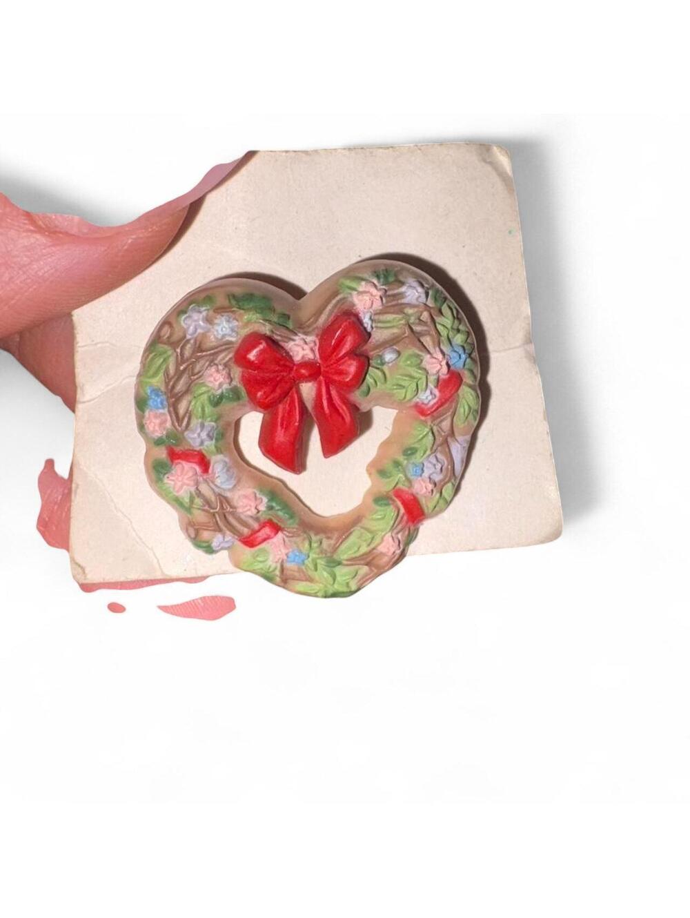 Hallmark Heart‎ Wreath Pin Women OS Multi Excellent Vintage Floral Bow 1980s